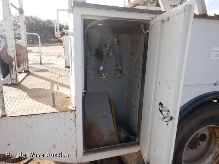 image for item DI3642 2006 Ford F750 Super Duty  forestry bucket truck