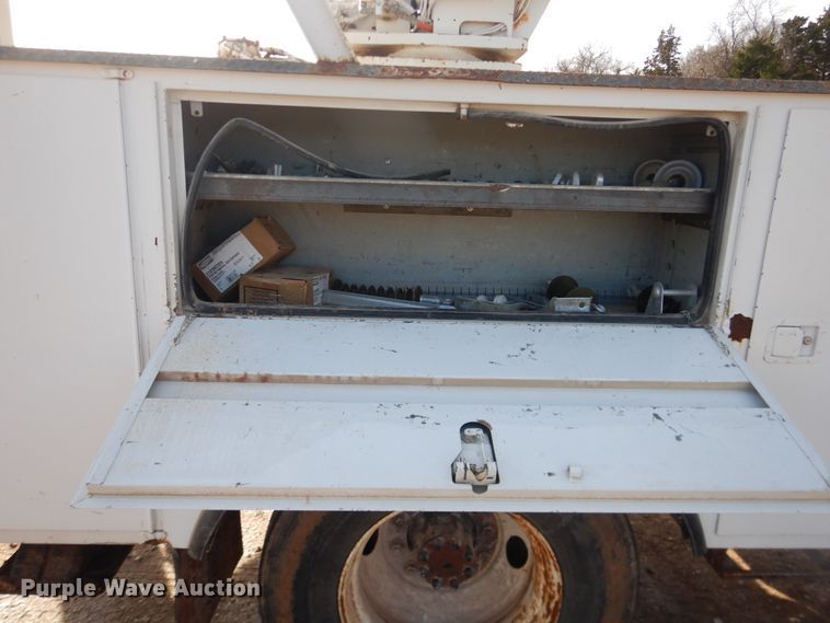 image for item DI3642 2006 Ford F750 Super Duty  forestry bucket truck