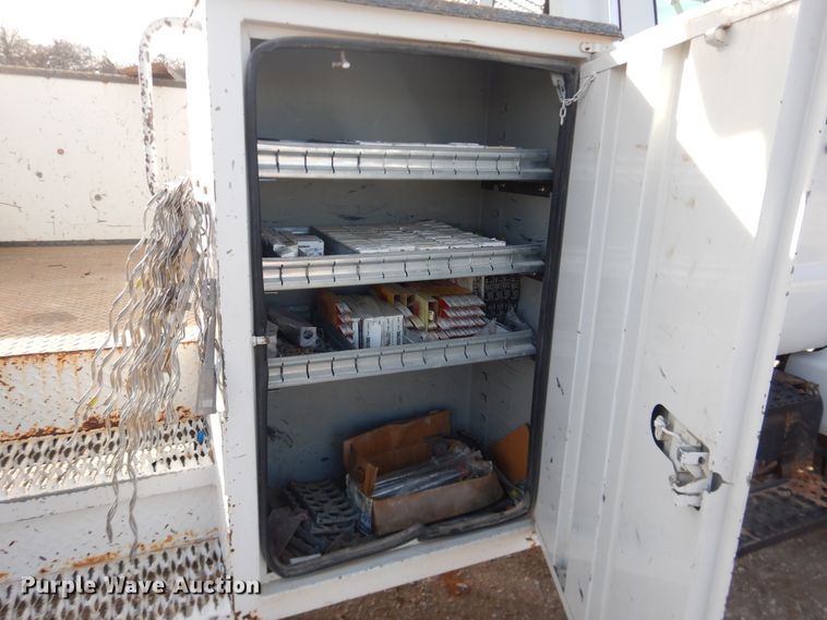 image for item DI3642 2006 Ford F750 Super Duty  forestry bucket truck