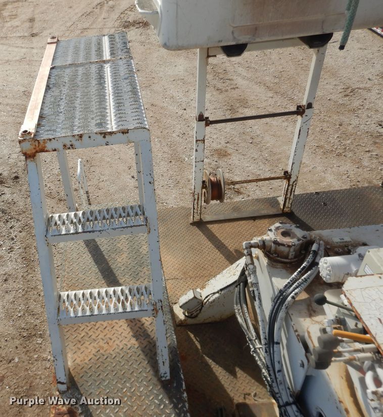 image for item DI3642 2006 Ford F750 Super Duty  forestry bucket truck