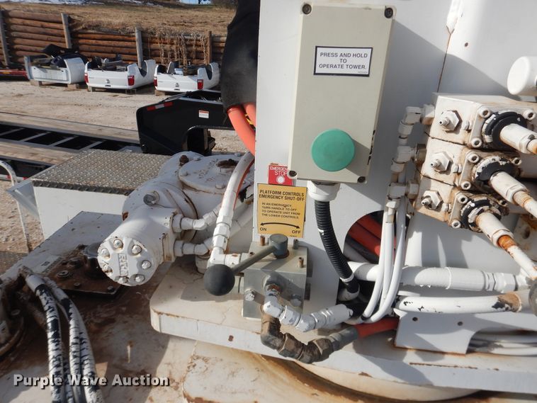 image for item DI3642 2006 Ford F750 Super Duty  forestry bucket truck