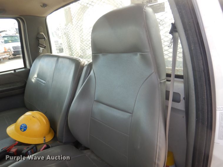 image for item DI3642 2006 Ford F750 Super Duty  forestry bucket truck