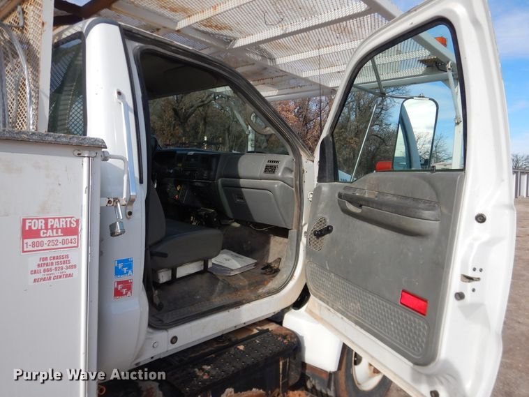 image for item DI3642 2006 Ford F750 Super Duty  forestry bucket truck