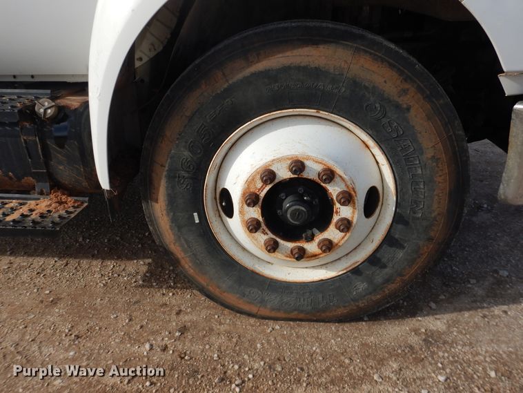 image for item DI3642 2006 Ford F750 Super Duty  forestry bucket truck