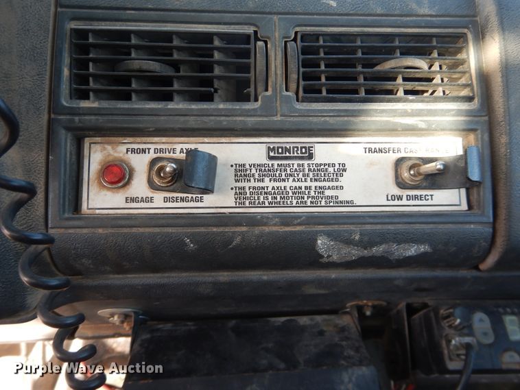 image for item DI3644 2002 GMC C8500  digger derrick truck