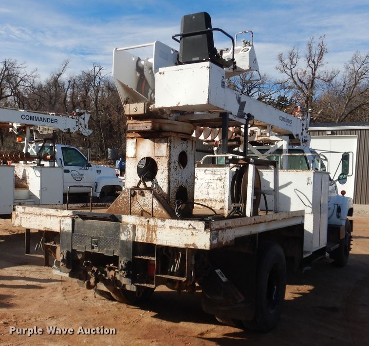 image for item DI3645 2001 GMC C7500  digger derrick truck