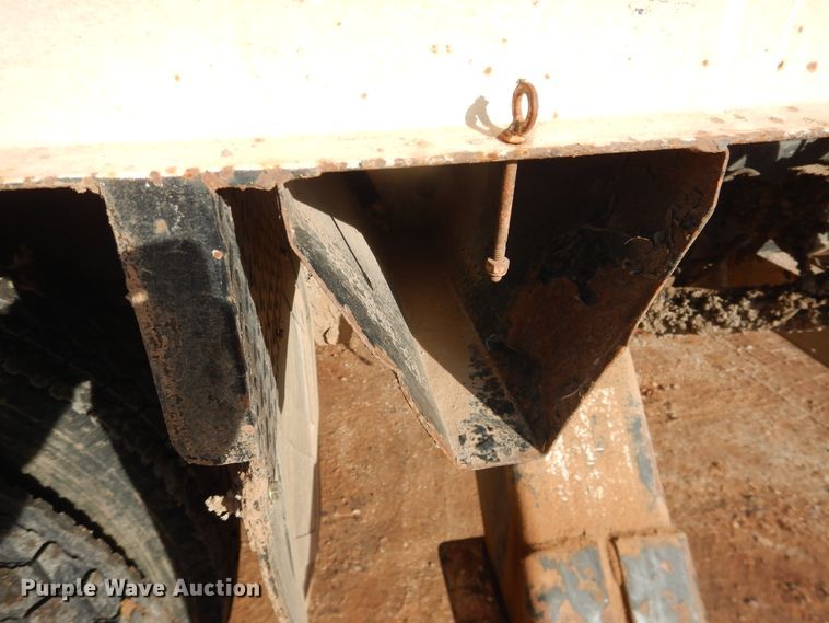 image for item DI3645 2001 GMC C7500  digger derrick truck