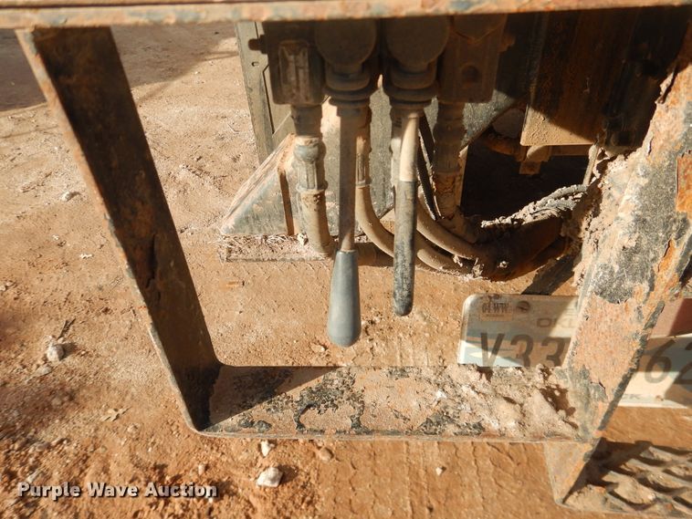 image for item DI3645 2001 GMC C7500  digger derrick truck