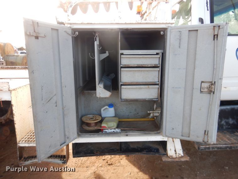 image for item DI3645 2001 GMC C7500  digger derrick truck