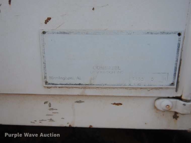 image for item DI3645 2001 GMC C7500  digger derrick truck