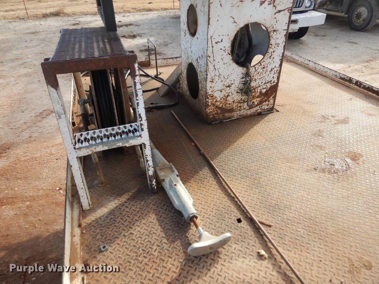 image for item DI3645 2001 GMC C7500  digger derrick truck