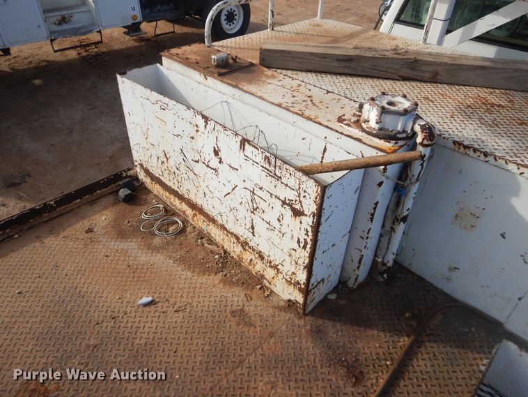 image for item DI3645 2001 GMC C7500  digger derrick truck