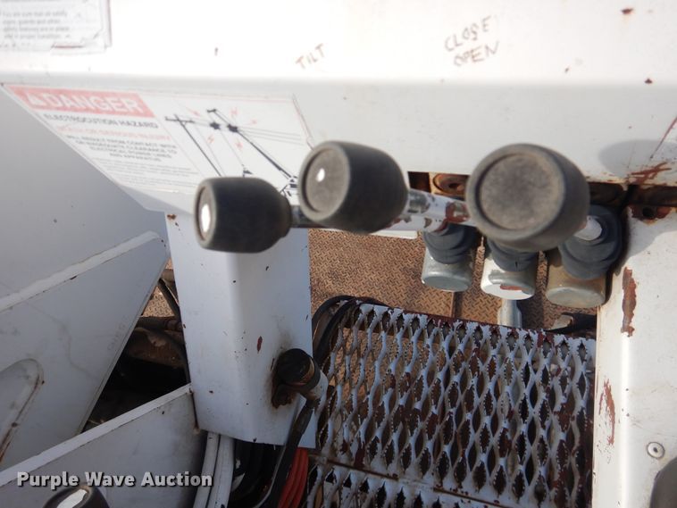 image for item DI3645 2001 GMC C7500  digger derrick truck