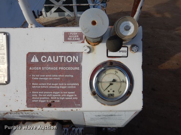 image for item DI3645 2001 GMC C7500  digger derrick truck