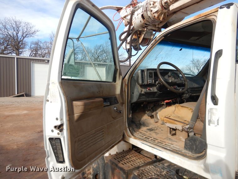 image for item DI3645 2001 GMC C7500  digger derrick truck