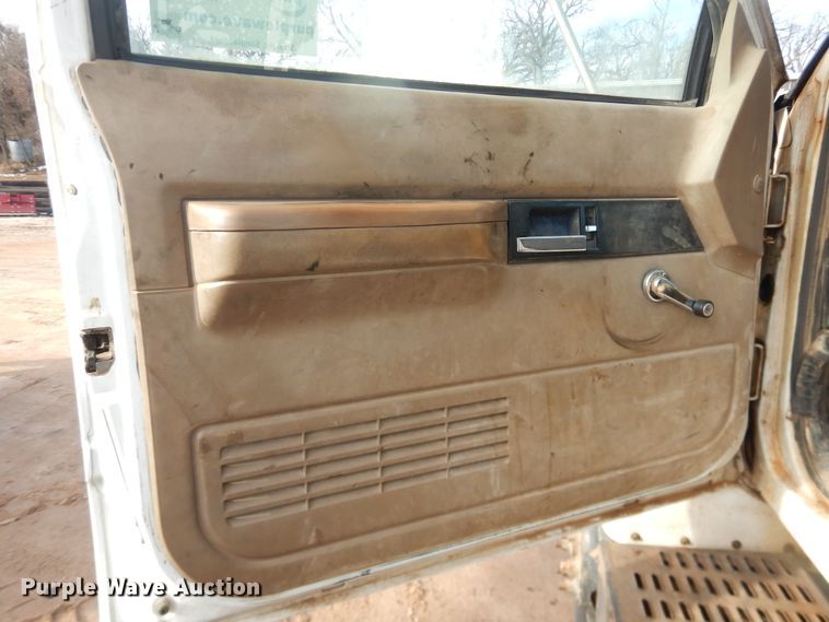 image for item DI3645 2001 GMC C7500  digger derrick truck