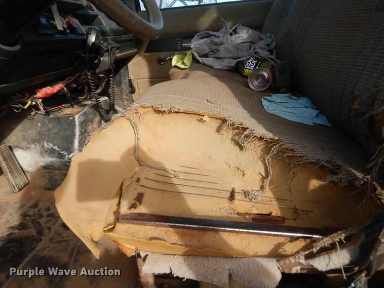 image for item DI3645 2001 GMC C7500  digger derrick truck