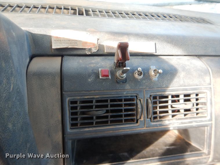 image for item DI3645 2001 GMC C7500  digger derrick truck