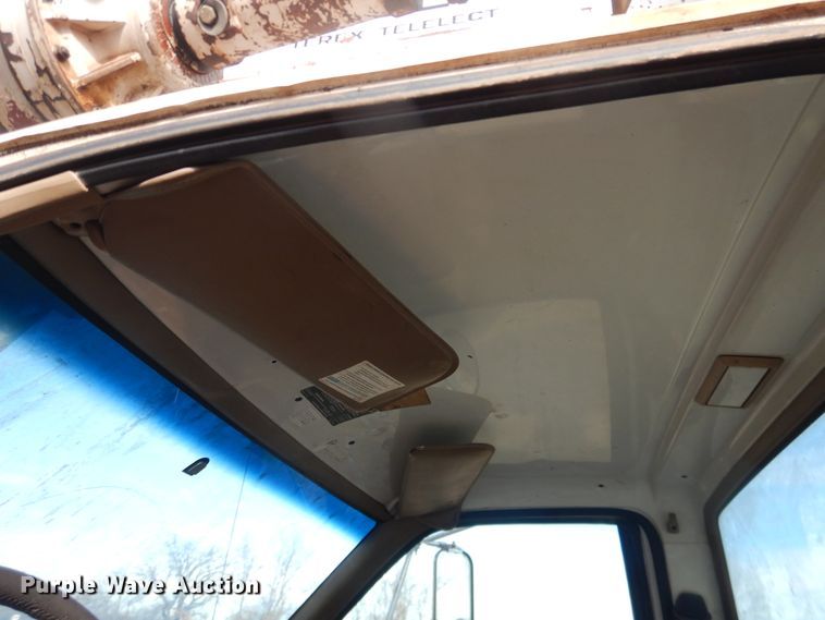 image for item DI3645 2001 GMC C7500  digger derrick truck