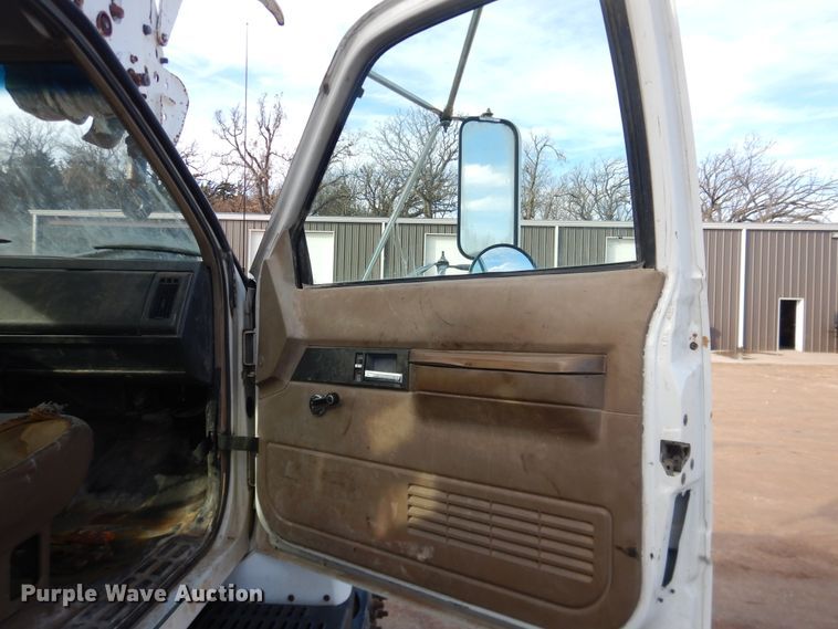 image for item DI3645 2001 GMC C7500  digger derrick truck