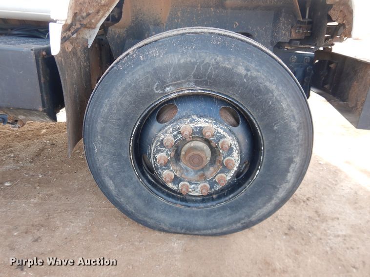 image for item DI3645 2001 GMC C7500  digger derrick truck