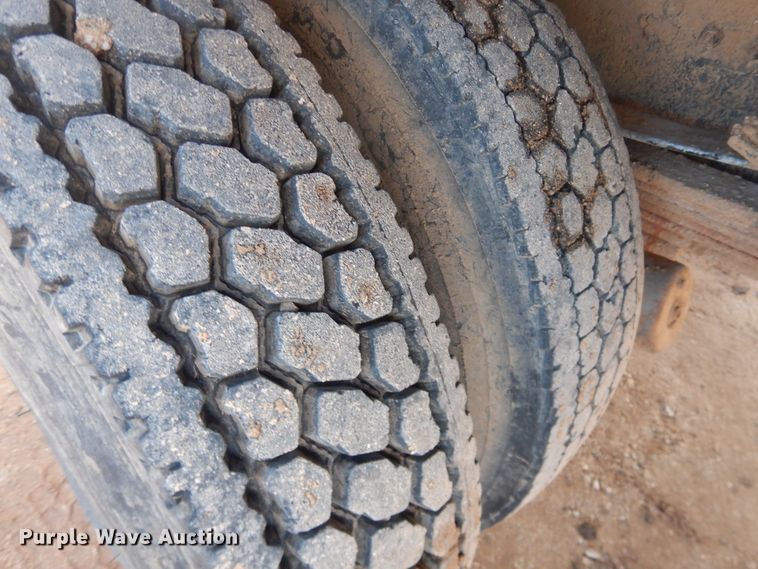 image for item DI3645 2001 GMC C7500  digger derrick truck