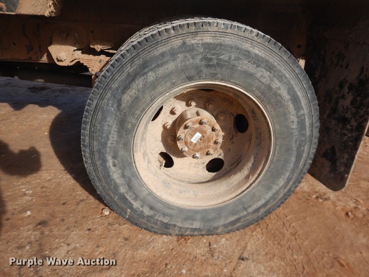 image for item DI3645 2001 GMC C7500  digger derrick truck