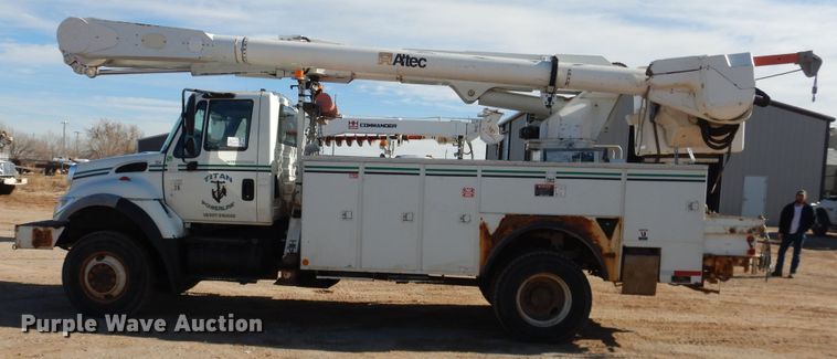 image for item DI3646 2007 International 7300 SFA  bucket truck
