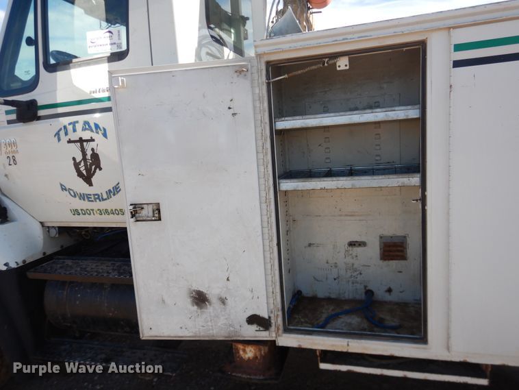 image for item DI3646 2007 International 7300 SFA  bucket truck