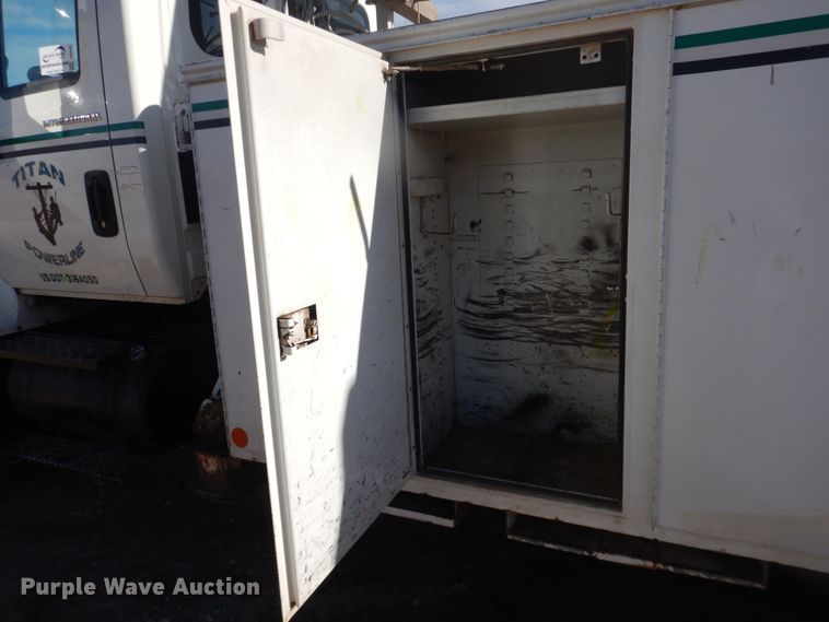 image for item DI3646 2007 International 7300 SFA  bucket truck