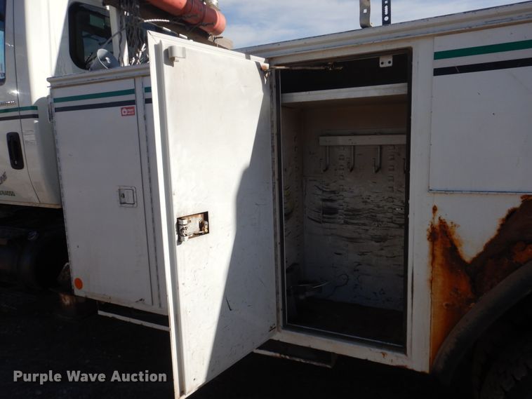 image for item DI3646 2007 International 7300 SFA  bucket truck