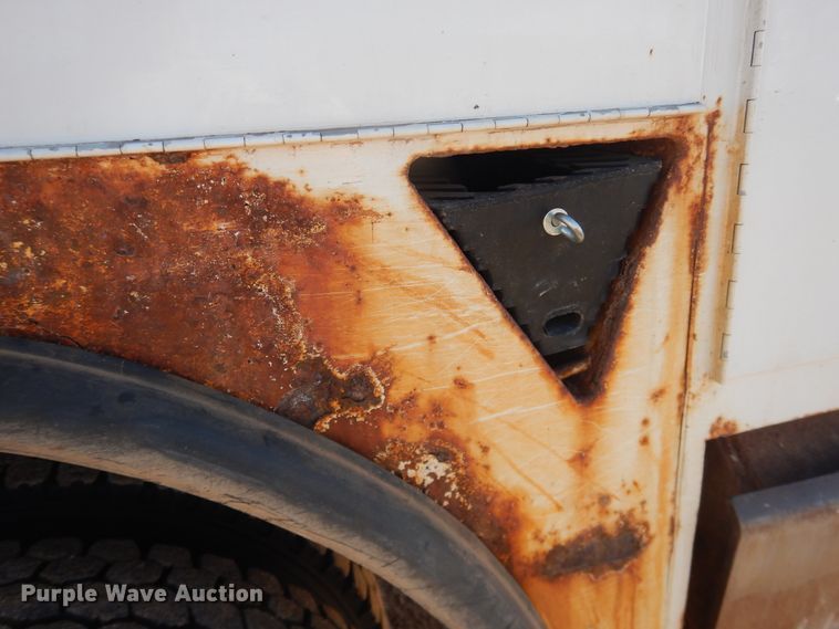 image for item DI3646 2007 International 7300 SFA  bucket truck