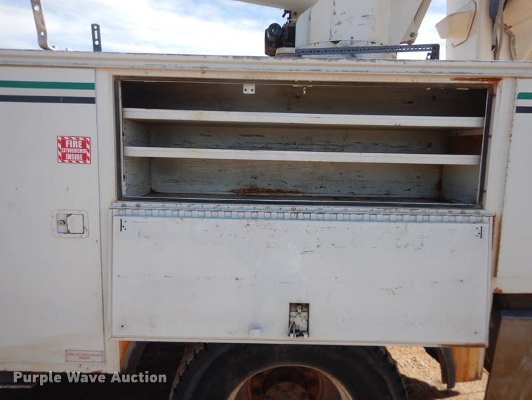 image for item DI3646 2007 International 7300 SFA  bucket truck