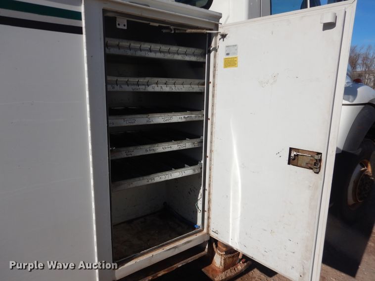 image for item DI3646 2007 International 7300 SFA  bucket truck