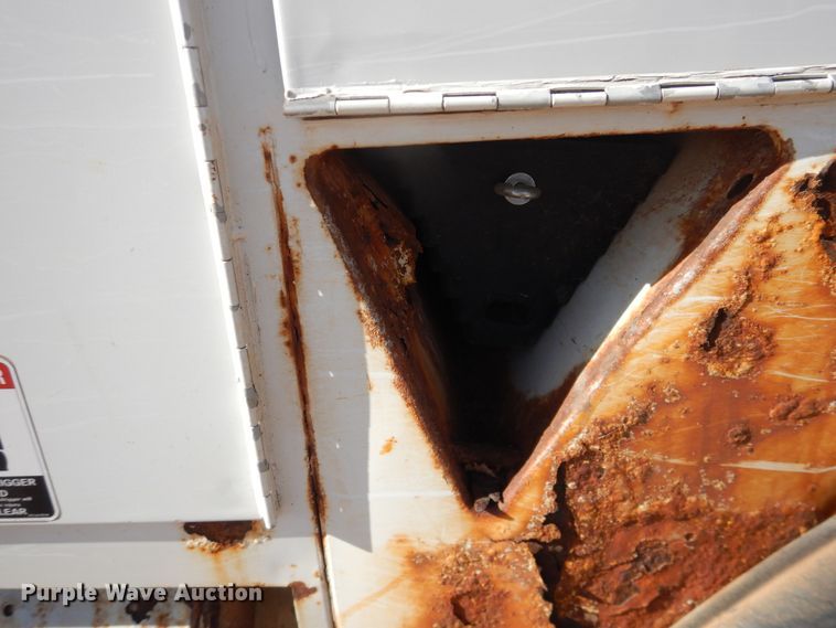 image for item DI3646 2007 International 7300 SFA  bucket truck