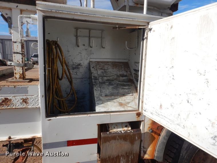 image for item DI3646 2007 International 7300 SFA  bucket truck