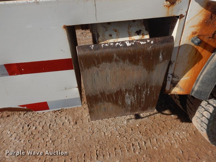 image for item DI3646 2007 International 7300 SFA  bucket truck