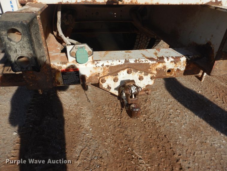 image for item DI3646 2007 International 7300 SFA  bucket truck