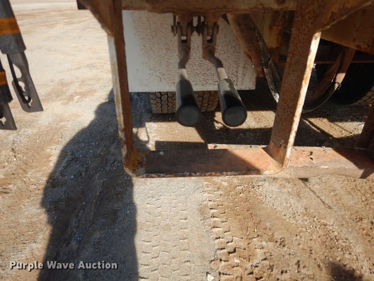 image for item DI3646 2007 International 7300 SFA  bucket truck