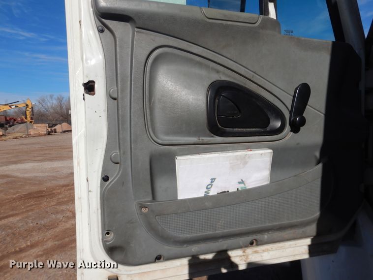 image for item DI3646 2007 International 7300 SFA  bucket truck