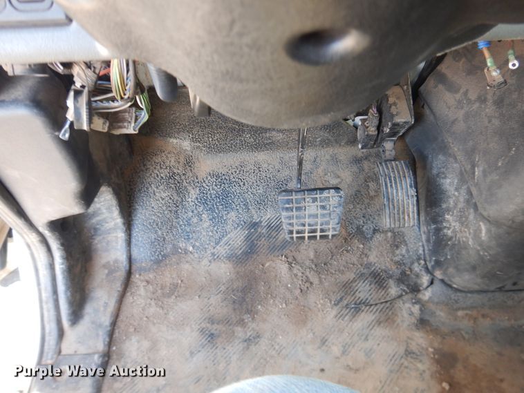 image for item DI3646 2007 International 7300 SFA  bucket truck