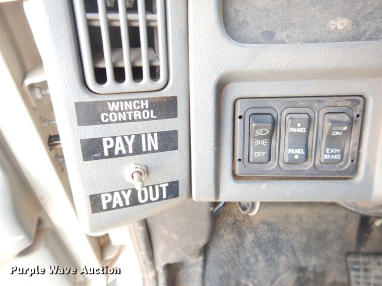 image for item DI3646 2007 International 7300 SFA  bucket truck