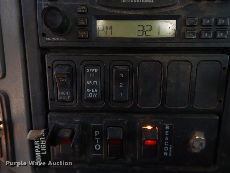 image for item DI3646 2007 International 7300 SFA  bucket truck