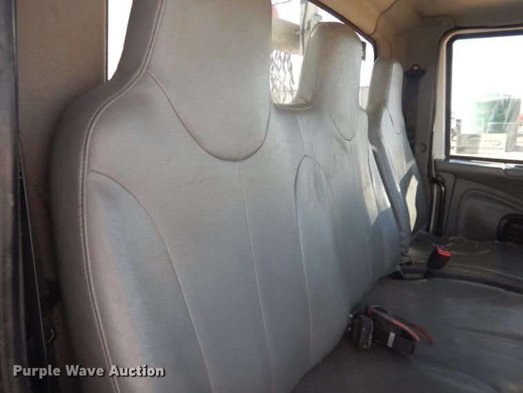 image for item DI3646 2007 International 7300 SFA  bucket truck