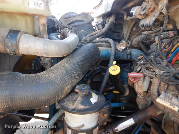 image for item DI3646 2007 International 7300 SFA  bucket truck