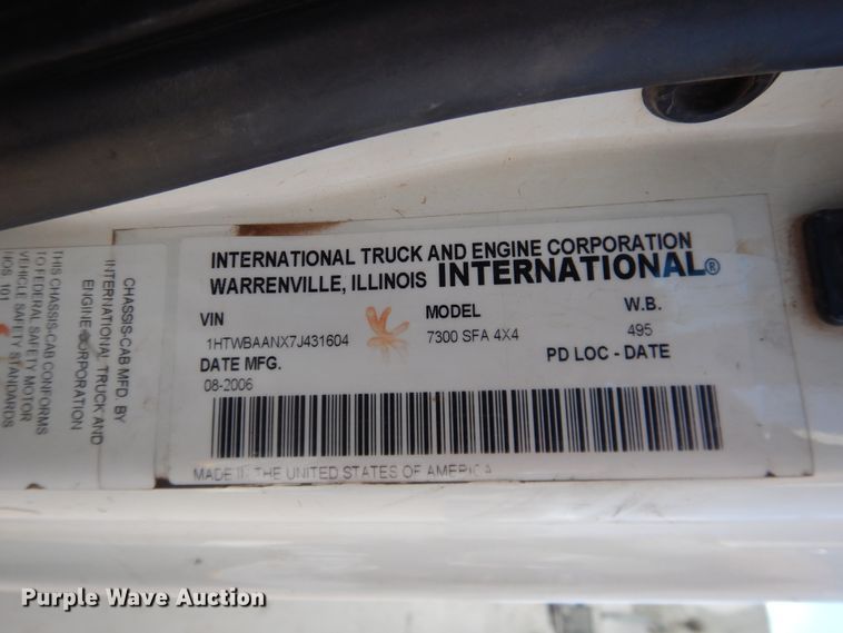 image for item DI3646 2007 International 7300 SFA  bucket truck