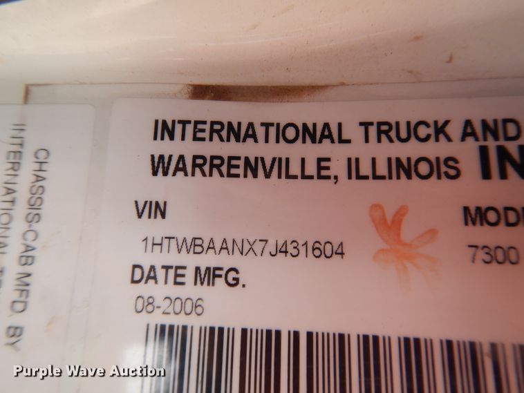 image for item DI3646 2007 International 7300 SFA  bucket truck