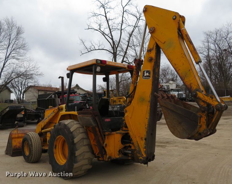 image for item DI3993 1986 John Deere 510C  backhoe