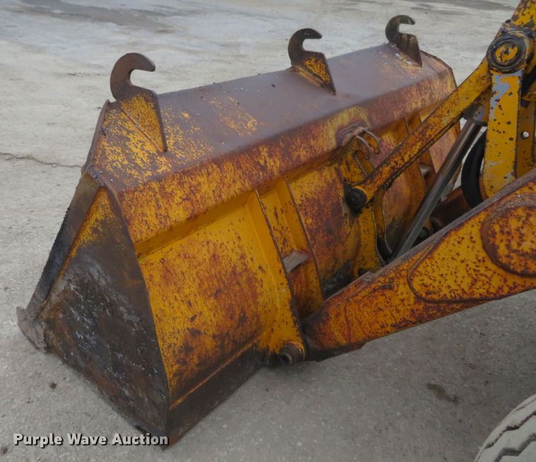 image for item DI3993 1986 John Deere 510C  backhoe