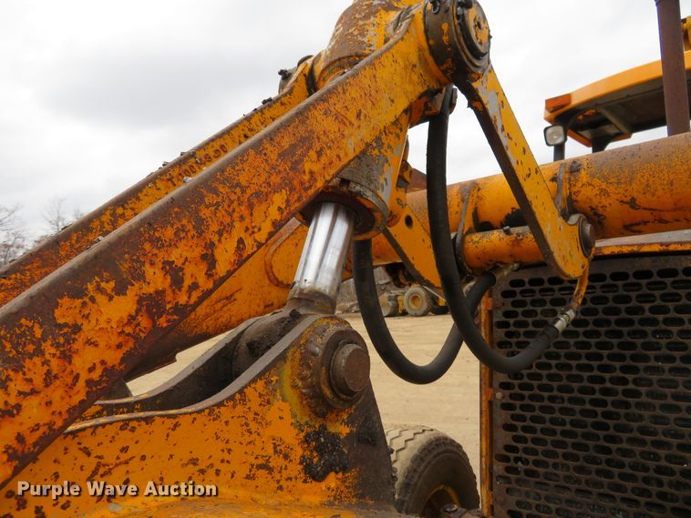 image for item DI3993 1986 John Deere 510C  backhoe